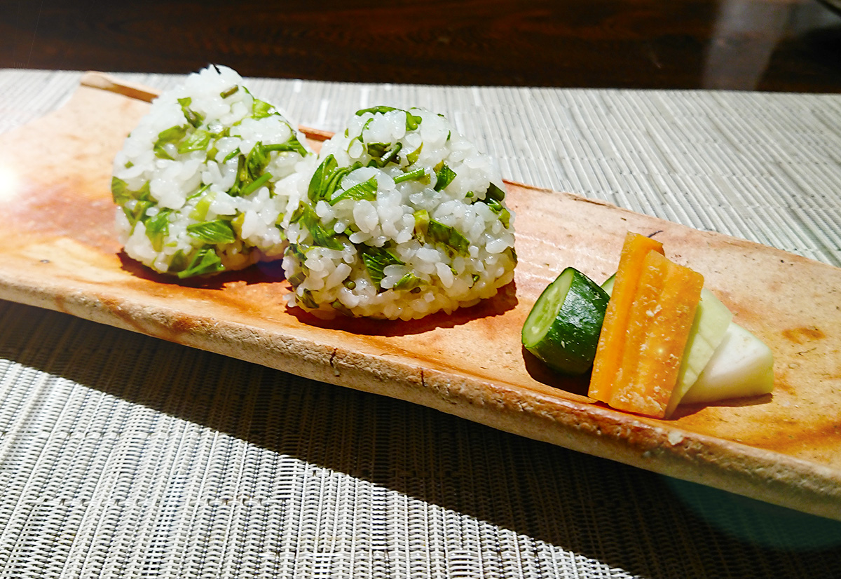 コシアブラの塩むすび